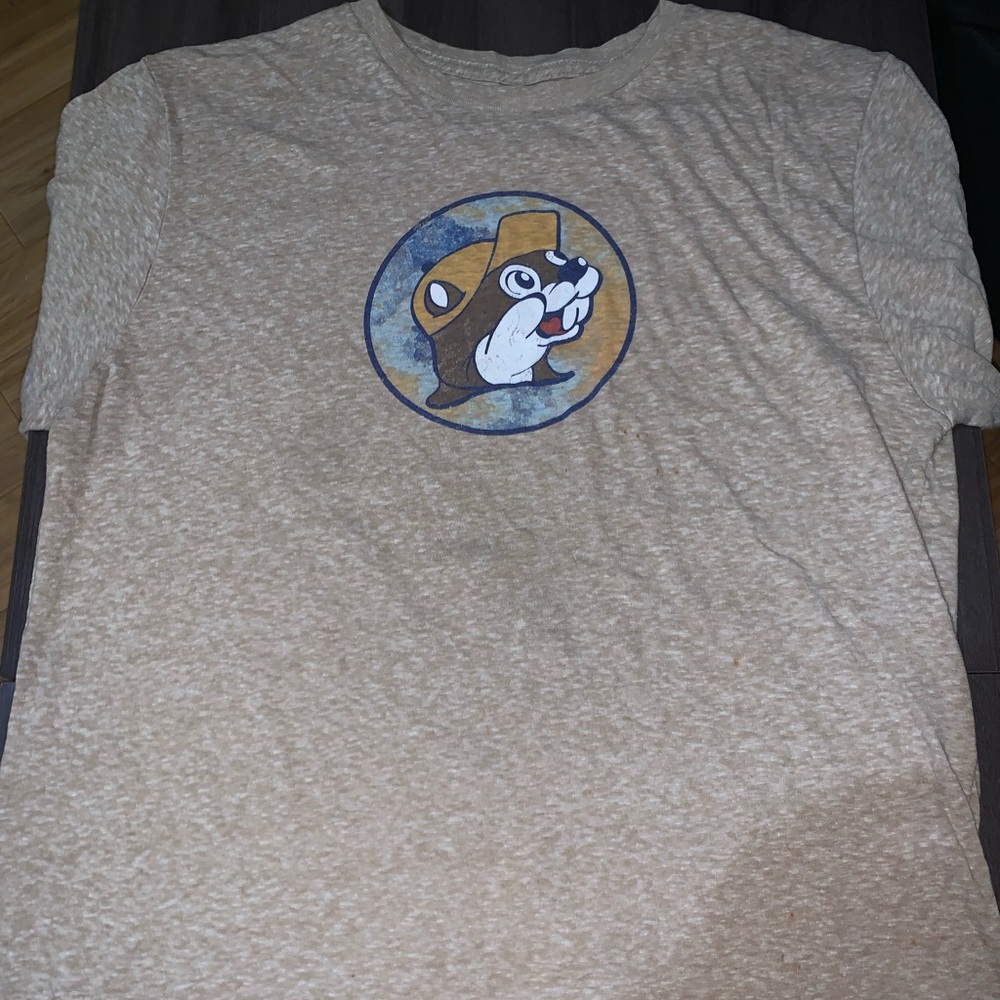 Buc-ee's Tshirt Size adult Medium . Here Comes The Sun. Brown.